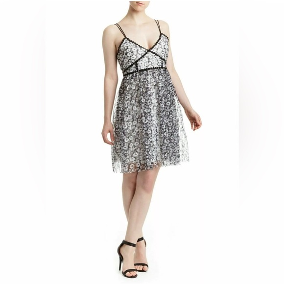 Romeo + Juliet Couture Blackwhite Floral Iridescent sequin mini dress (Size S) - Picture 1 of 11